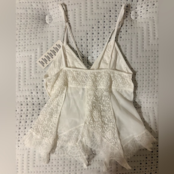 NWT Out From Under Ever After White Lace Scalloped Flyaway Tie Front Cami - S - Picture 5 of 5